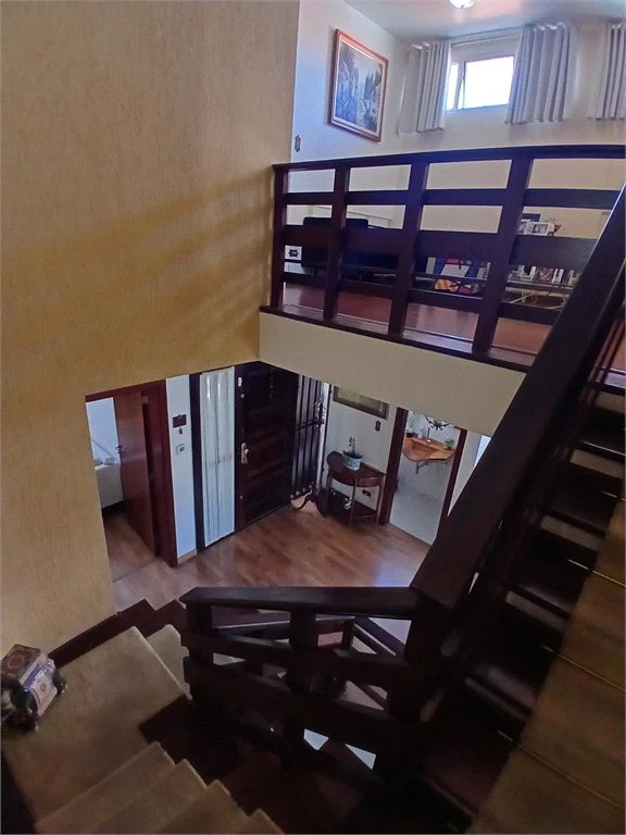Sobrado à venda com 4 quartos, sendo 2 suítes,  em Jardim Leonor, São Paulo, SP