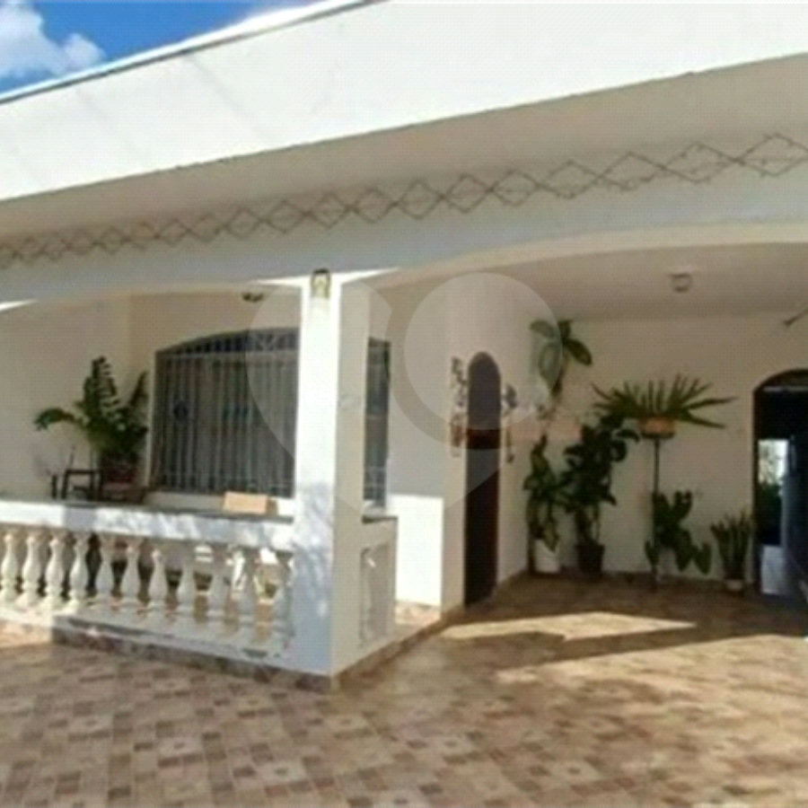 Casa a Venda na Vila Bossi em Louveira/SP