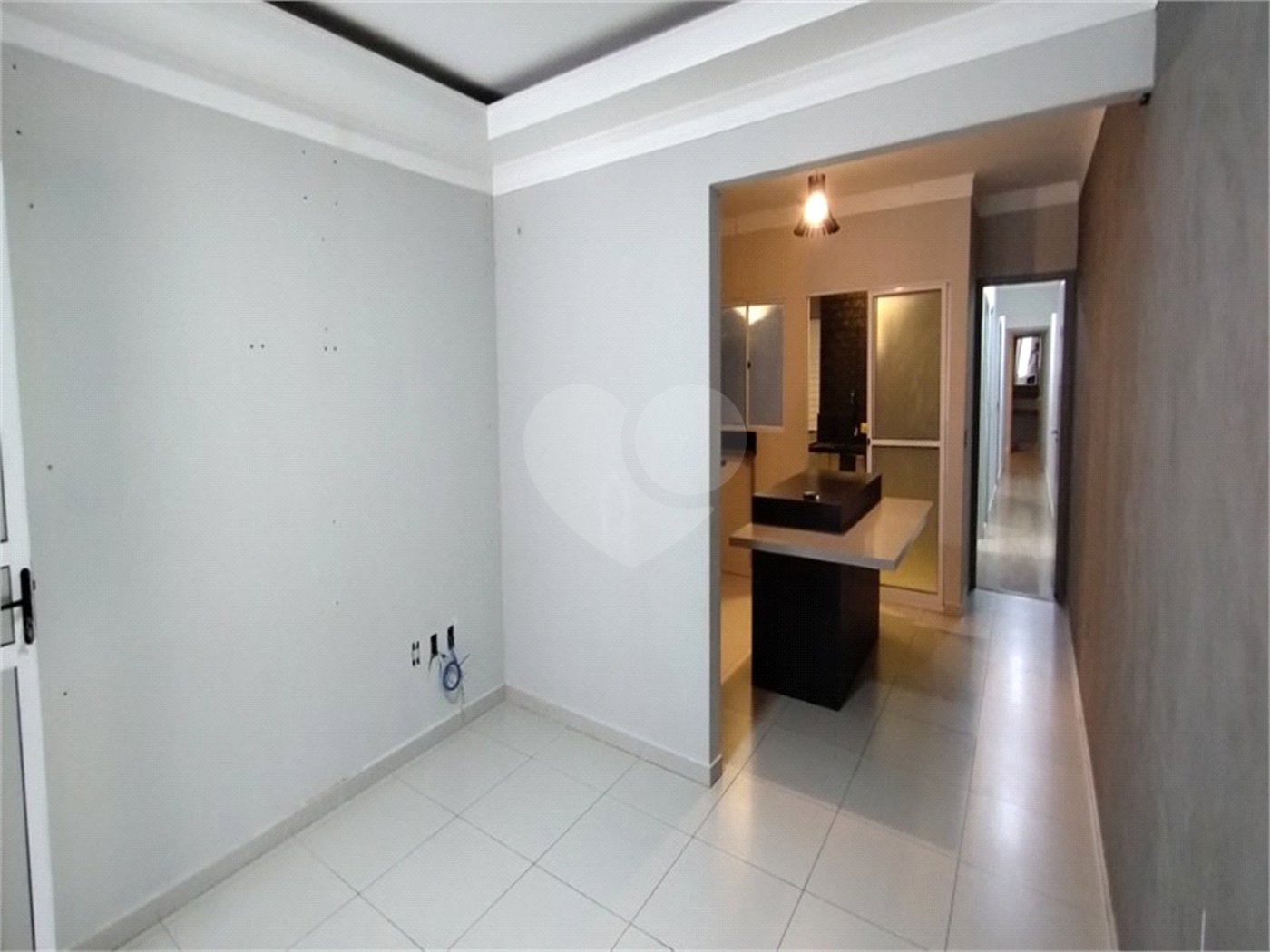 Casa à venda com 3 quartos, sendo 1 suíte, no condomínio Rio das Pedras, Salto - SP