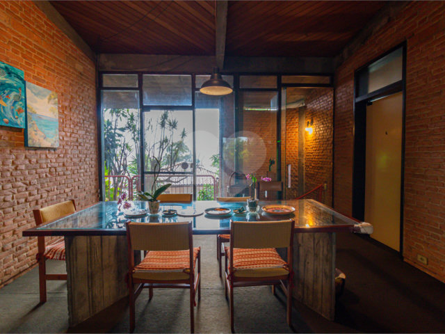 Casa à venda com 4 quartos, sendo 2 suítes,  em Jardim Prudência, São Paulo, SP