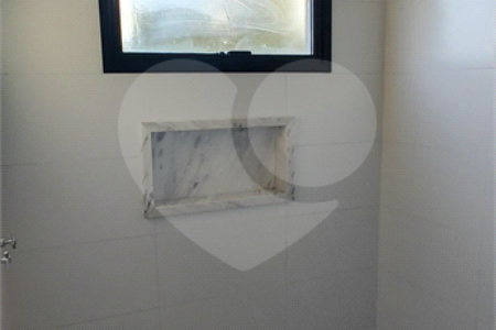 Casa à venda com 3 suítes no condomínio Reserva Ybyra, Atibaia - SP