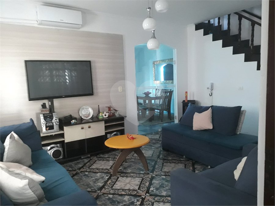 Casa à venda com 4 quartos, sendo 2 suítes, em Jardim Rosina, São Paulo, SP