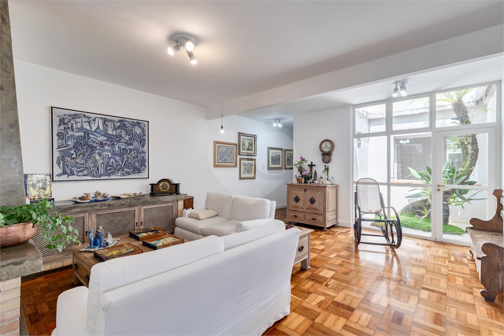 Casa Térrea à venda com 4 quartos, sendo 3 suítes, em Brooklin, São Paulo, SP