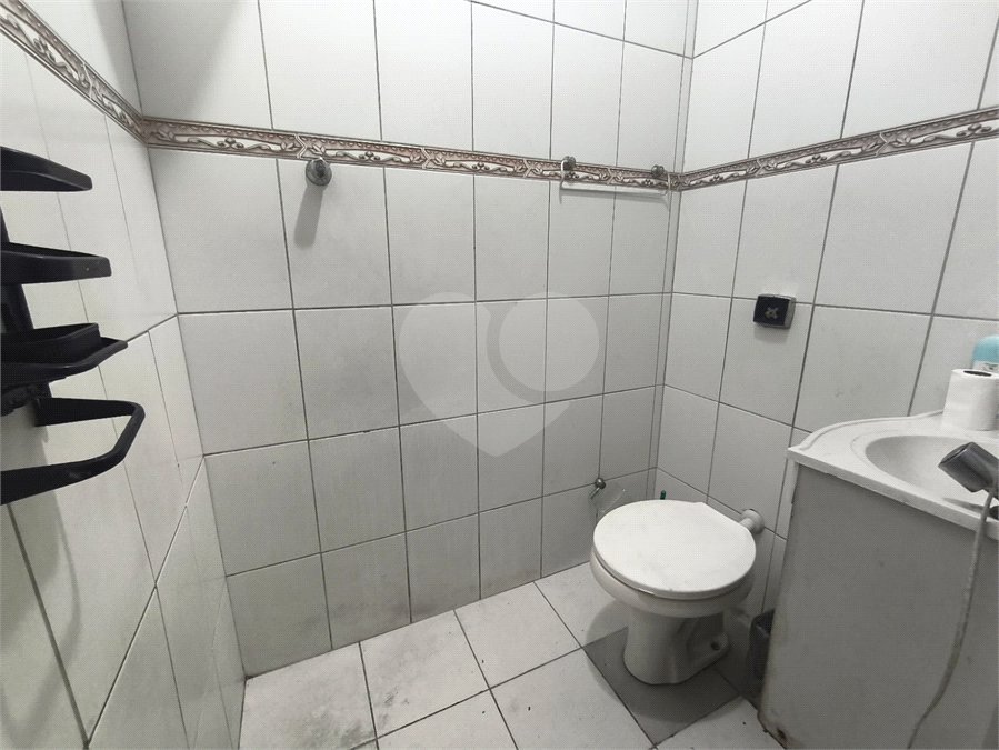 Sobrado à venda com 8 quartos, sendo 2 suítes, em Parada Inglesa, São Paulo, SP