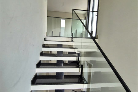 Casa à venda com 3 suítes no condomínio Terras de São Francisco, Vinhedo - SP