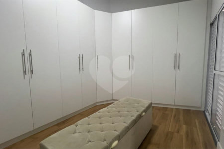 Casa à venda com 3 quartos, sendo 1 suíte,  no condomínio Jardim das Flores, Sorocaba - SP