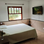 Casa à venda com 4 quartos, sendo 2 suítes,  em Country Residencial Felix, Bom Jesus dos Perdões, SP