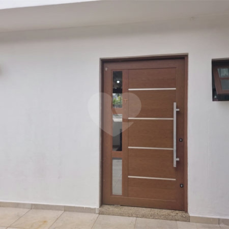 Sobrado à venda ou para alugar com 3 quartos, sendo 2 suítes,  em Ferreira, São Paulo, SP