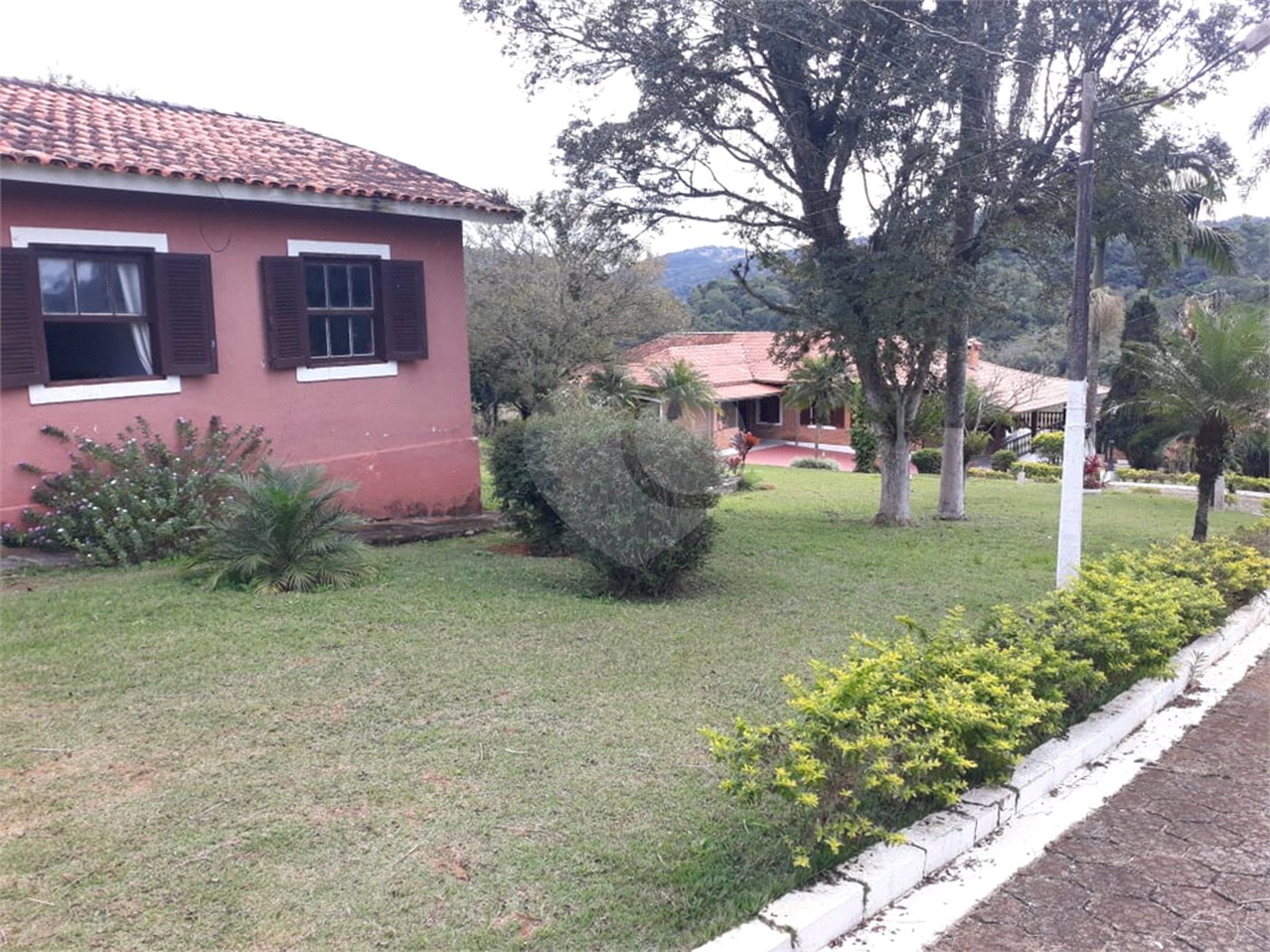 Chácara à venda com 4 quartos, sendo 2 suítes, em Jardim Conceição, São Roque, SP
