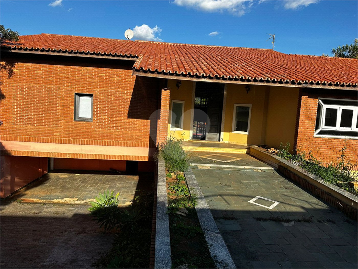 Casa à venda com 4 suítes em Vila Petrópolis, Atibaia, SP