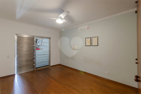 Casa Térrea à venda com 4 quartos, sendo 2 suítes, em Bosque da Saúde, São Paulo, SP