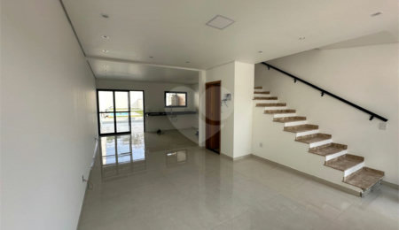 Sobrado à venda com 3 quartos, sendo 1 suíte,  em Jardim Esperança, Mogi das Cruzes, SP