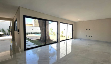 Casa à venda com 4 suítes no condomínio Villa Suiça, São Paulo - SP