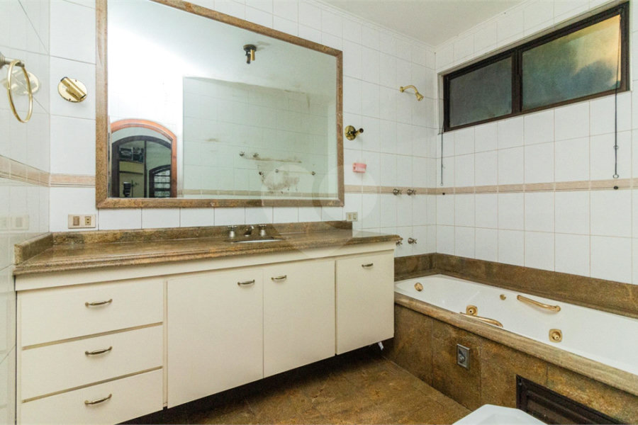 Casa à venda ou para alugar com 5 quartos, sendo 3 suítes, em Imirim, São Paulo, SP