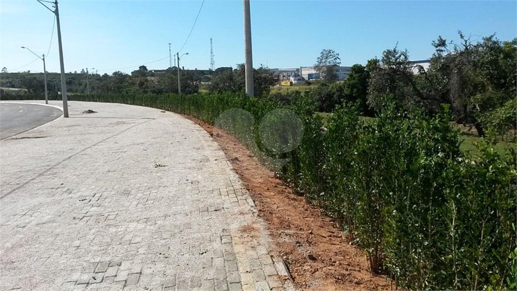 Casa à venda com 4 suítes no condomínio Jardins D'icaraí, Salto - SP