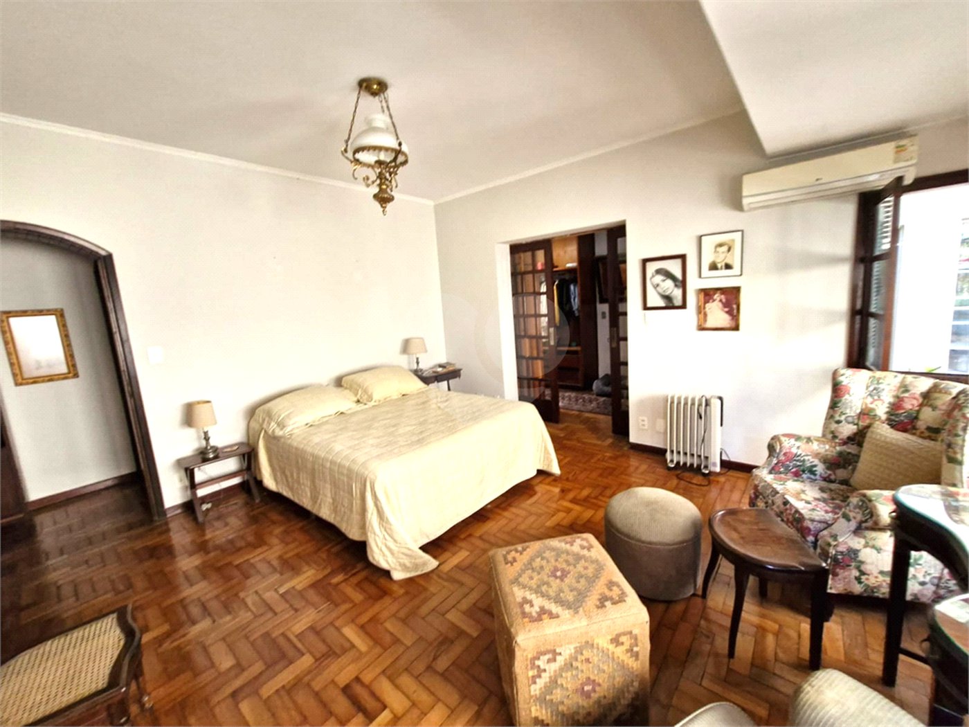 Casa à venda com 4 quartos, sendo 1 suíte,  em Granja Julieta, São Paulo, SP