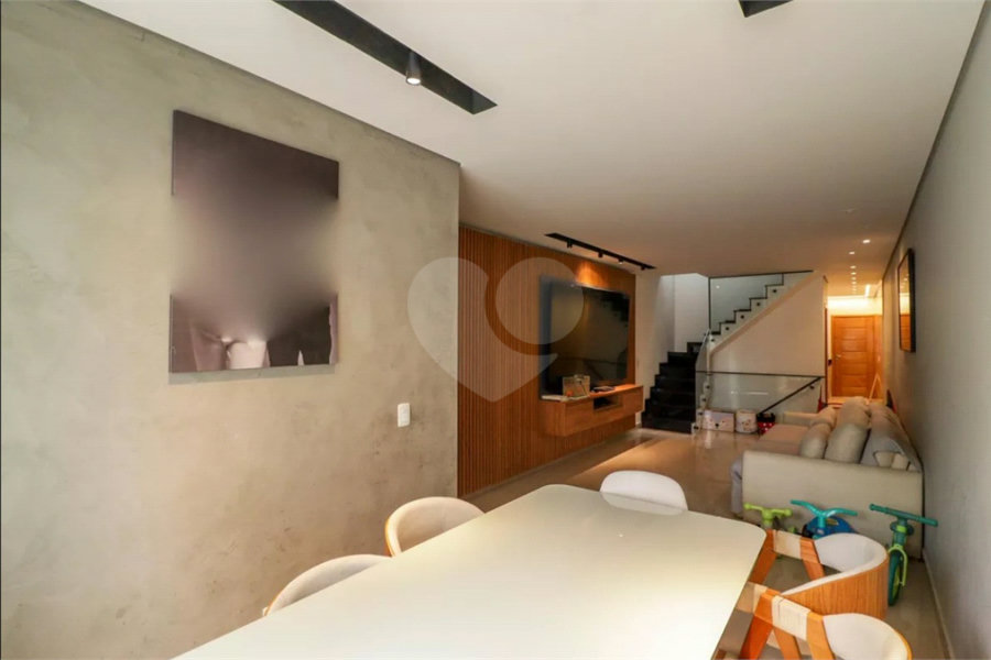 Casa à venda com 3 quartos, sendo 1 suíte, no condomínio Smile View, São Paulo - SP