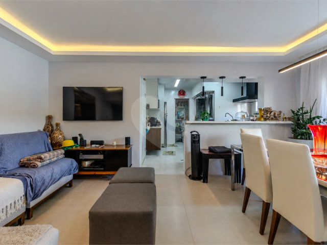 Apartamento à venda com 2 quartos, sendo 1 suíte,  em Vila Olímpia, São Paulo, SP