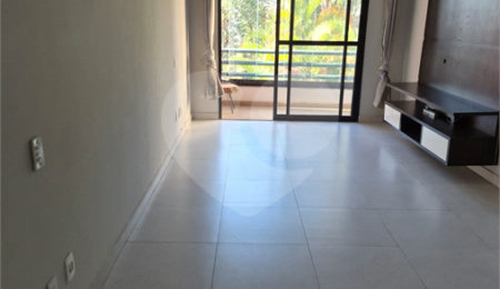 Apartamento à venda com 3 quartos, sendo 1 suíte,  em Cidade São Francisco, São Paulo, SP