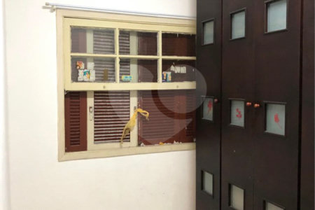 Casa à venda com 4 quartos, sendo 1 suíte,  em Jardim Rosa Maria, São Paulo, SP