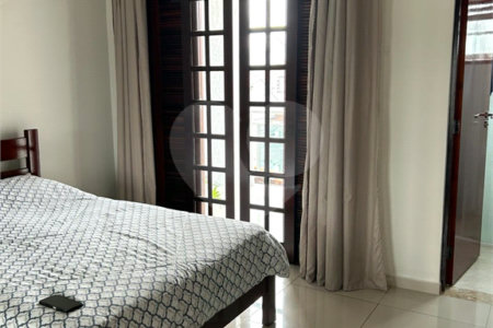 Casa à venda com 3 quartos, sendo 1 suíte,  no Centro, Mogi das Cruzes, SP