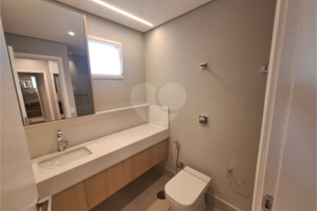 Apartamento à venda com 3 quartos, sendo 1 suíte, em Itaim Bibi, São Paulo, SP