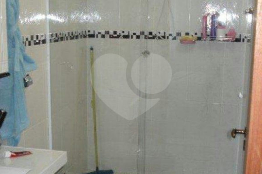 Sobrado à venda com 5 quartos, sendo 1 suíte, em Interlagos, São Paulo, SP