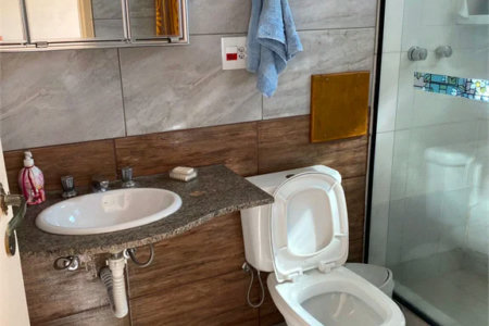 Sobrado à venda com 4 quartos, sendo 2 suítes, em Paraisópolis, São Paulo, SP