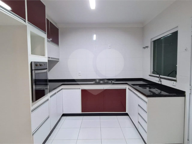 Casa à venda com 3 quartos, sendo 1 suíte,  no condomínio Alvorada Parque Vitória, São Paulo - SP