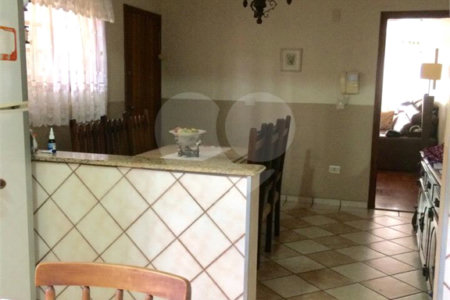 Sobrado à venda com 4 quartos, sendo 1 suíte, em Jardim Pinheiros, São Paulo, SP