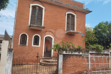 Sobrado à venda com 4 quartos, sendo 1 suíte,  em Vila Xavier (vila Xavier), Araraquara, SP
