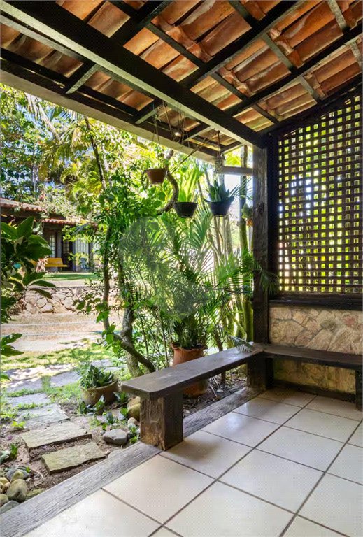 Casa à venda com 4 quartos, sendo 1 suíte,  em Geribá, Armação dos Búzios, RJ