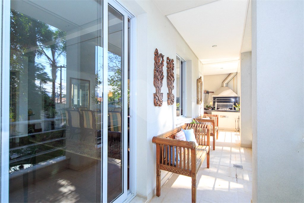 Casa à venda com 4 suítes no condomínio Vila Alba, São Paulo - SP