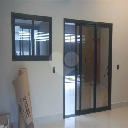 Casa Térrea à venda com 3 quartos, sendo 1 suíte, em Jardim Bom Sucesso, Indaiatuba, SP