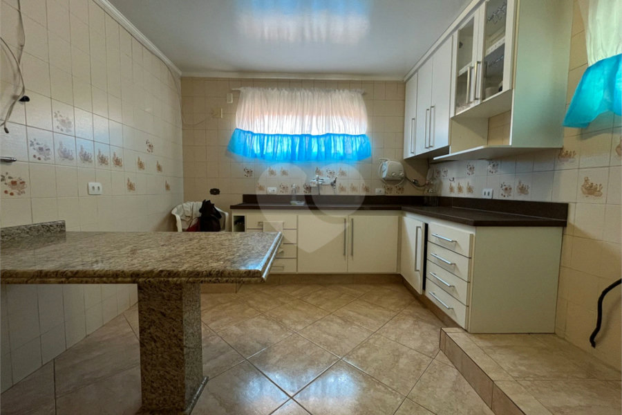 Sobrado à venda com 4 quartos, sendo 2 suítes, em Tremembé, São Paulo, SP