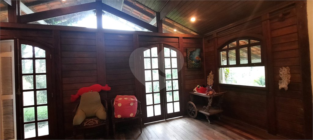 Casa à venda com 3 quartos, sendo 1 suíte, no condomínio Alpes da Cantareira, Mairiporã - SP