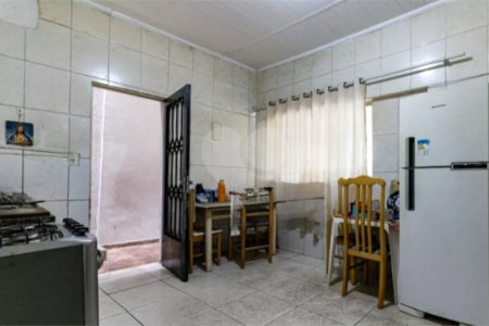 Casa à venda com 5 quartos em Sítio Caraguata, São Paulo, SP