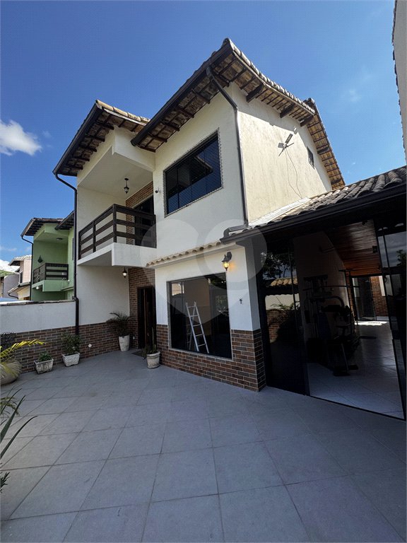 Casa à venda com 3 quartos, sendo 1 suíte, no condomínio Village da Posse, Rio de Janeiro - RJ