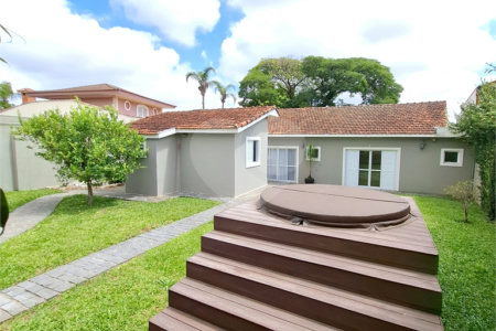 Casa Térrea à venda com 3 suítes em Interlagos, São Paulo, SP