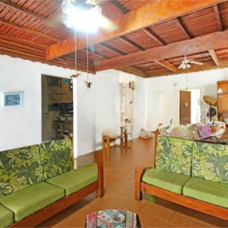 Casa à venda com 3 quartos, sendo 1 suíte,  em Estância Balneária Belmira Novaes, Peruíbe, SP