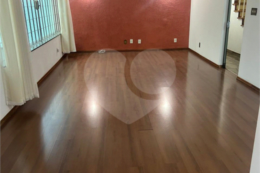 Sobrado à venda com 4 quartos, sendo 3 suítes, em Santana, São Paulo, SP