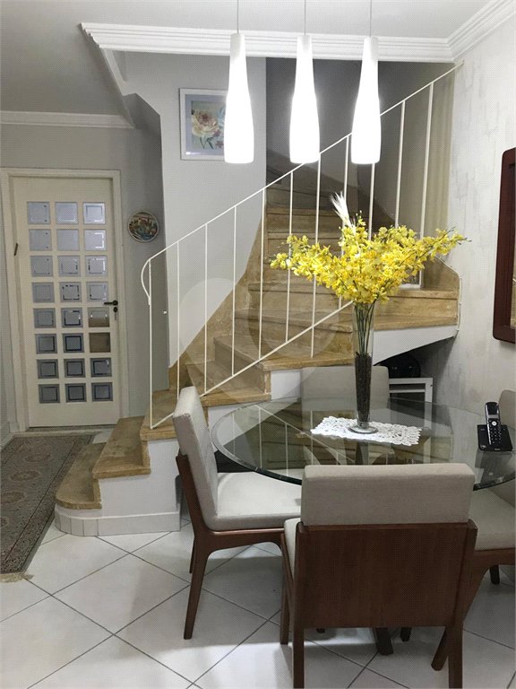 Sobrado à venda com 2 quartos em Tremembé, São Paulo, SP