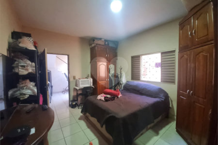Casa à venda com 4 quartos, sendo 1 suíte, em Jardim São Carlos, Sorocaba, SP