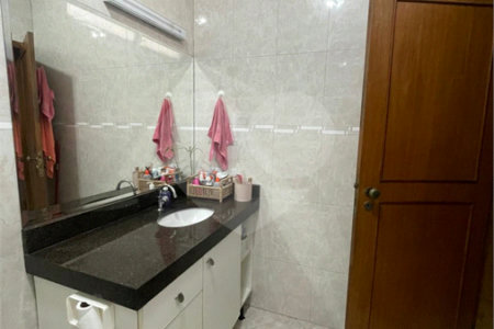Casa Térrea à venda com 3 quartos, sendo 1 suíte, em Vila Zelina, São Paulo, SP