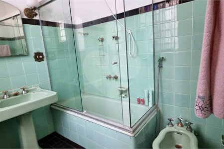 Sobrado à venda com 4 quartos, sendo 1 suíte,  em Água Branca, São Paulo, SP