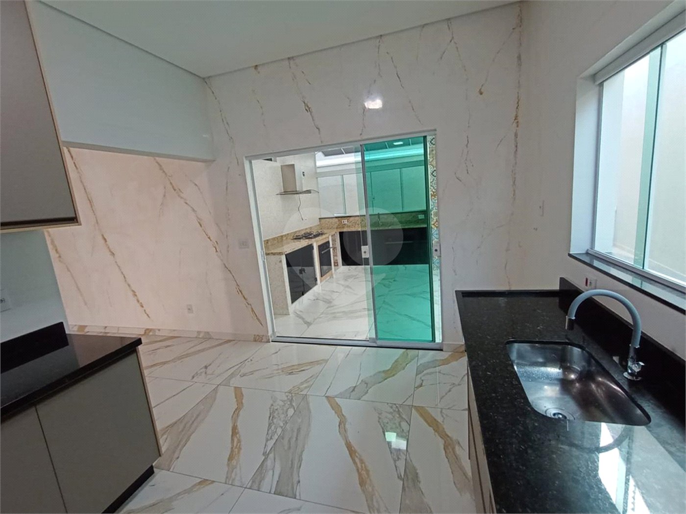 Casa à venda com 3 quartos, sendo 1 suíte,  em Vila Nova Aparecida, Mogi das Cruzes, SP