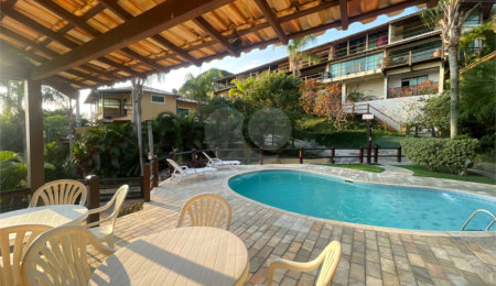Casa em condomínio à venda com 3 quartos, sendo 2 suítes,  em João Fernandes, Armação dos Búzios, RJ