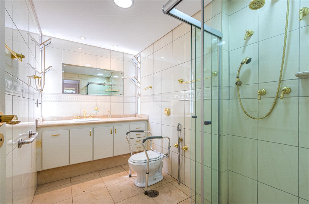 Apartamento à venda com 3 quartos, sendo 1 suíte, em Itaim Bibi, São Paulo, SP