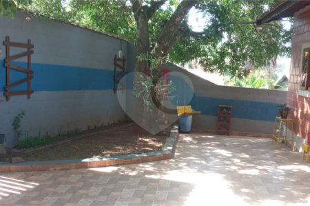 Chácara à venda com 3 quartos, sendo 2 suítes,  em Monterrey, Louveira, SP