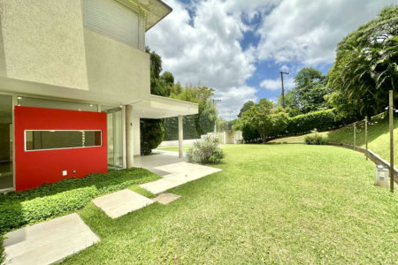 Casa à venda com 4 suítes no condomínio Recanto Impla, Carapicuíba - SP